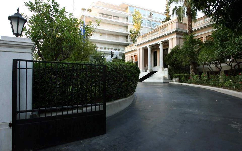 O κυβερνητικός σχεδιασμός για τις Πρέσπες – Ποιους έχουν προσκαλέσει